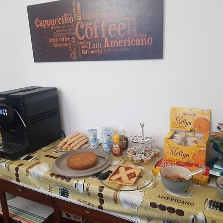 Al Laghetto La Morra Acomodação com café da manhã Exterior foto