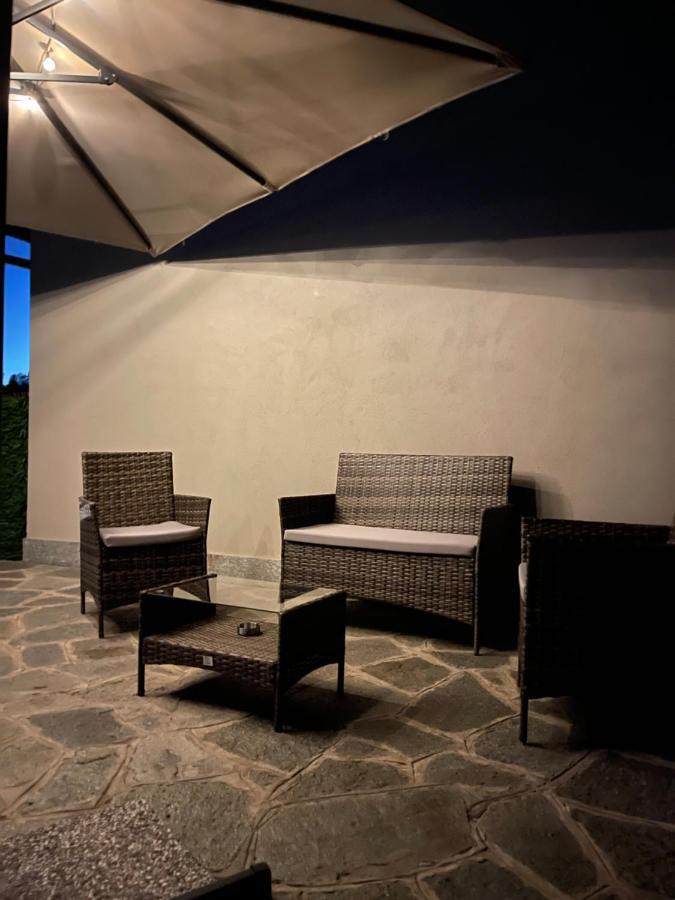 Al Laghetto La Morra Acomodação com café da manhã Exterior foto